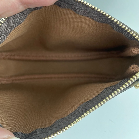 Louis Vuitton Mini Pochette Accessoires- Monogram - Picture 4 of 6